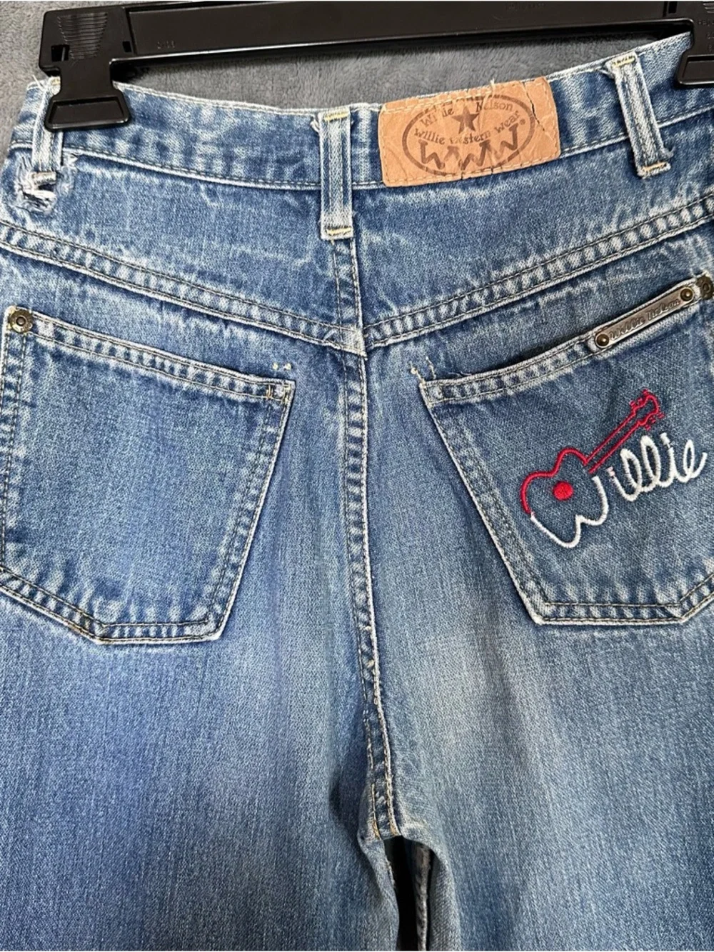 Willie Jeans Women's High Waist Blue Boot Cut Jeans Embroidered  Pocket 24x30
